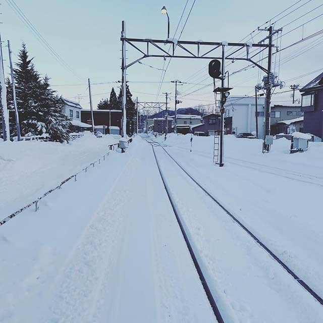 冬の千年駅の線路